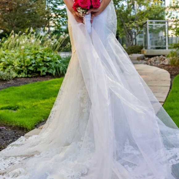 Stunning Wedding Dress Maggi Sottero size US 8 - Picture 5 of 10